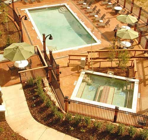 Raintree's The Miners Club Park Aparthotel