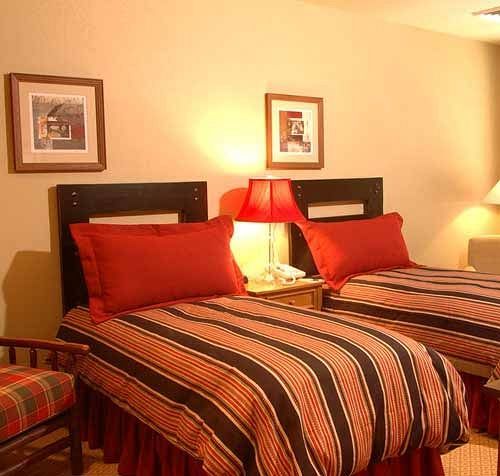 Raintree's The Miners Club Park Apartahotel 3*